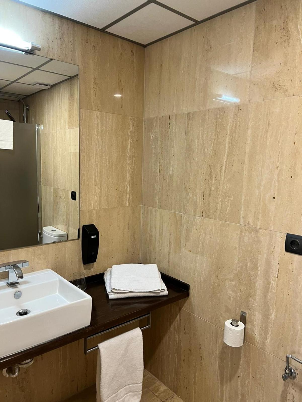 Vtz Hotel San Valero Сарагоса Екстериор снимка